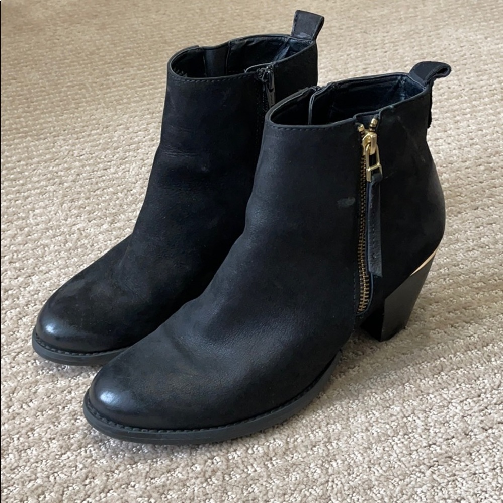 Black Steve Madden booties